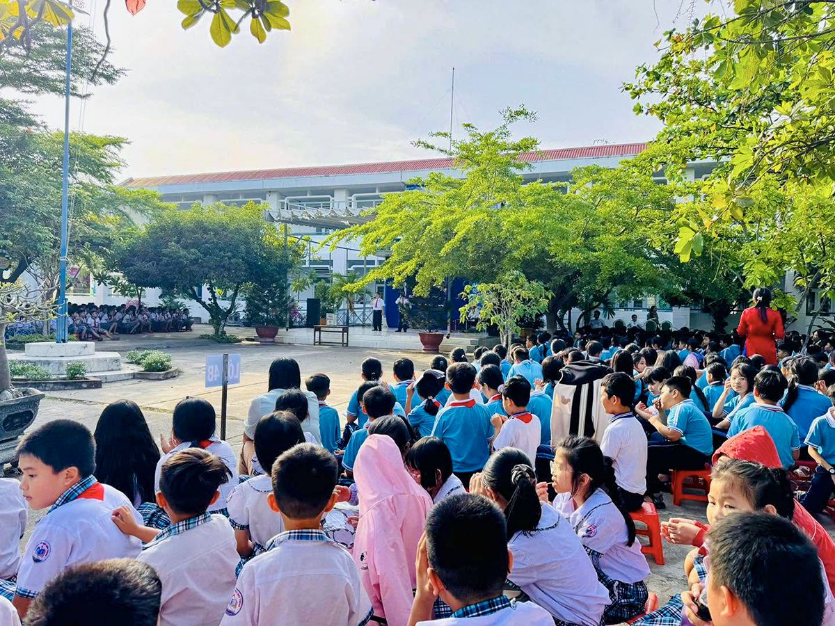 Câu lạc bộ Tiếng Anh là một hoạt động bổ ích, thiết thực